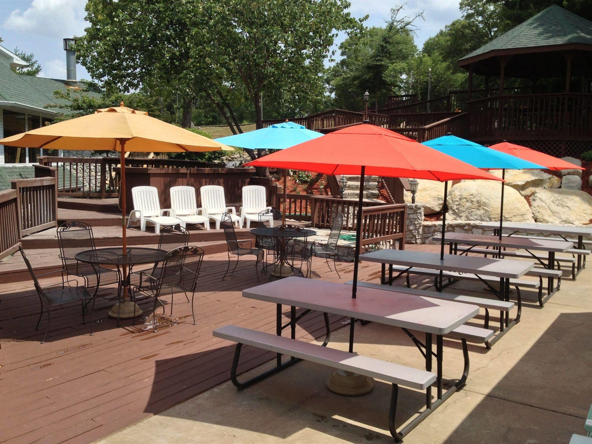 The Stone Castle Hotel & Conference Center Branson Exterior photo