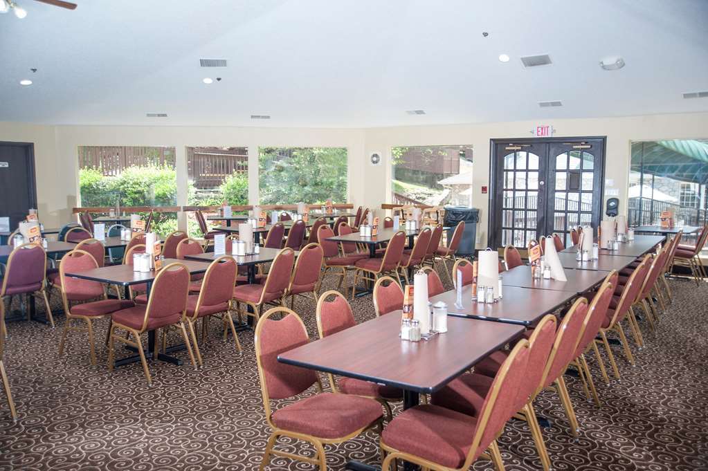 The Stone Castle Hotel & Conference Center Branson Restaurant photo