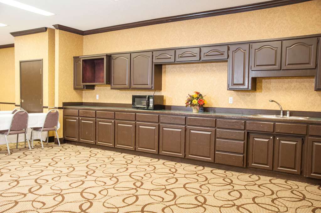 The Stone Castle Hotel & Conference Center Branson Facilities photo
