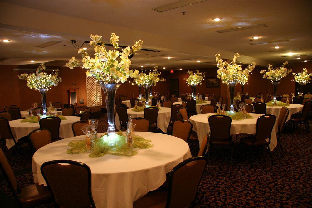 The Stone Castle Hotel & Conference Center Branson Exterior photo